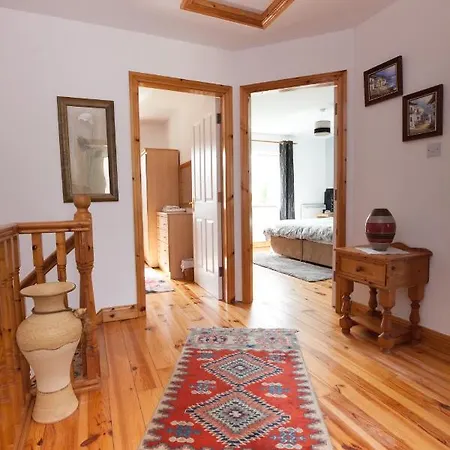 25 Holiday Village * Killarney
