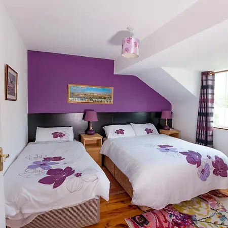 25 Holiday Village